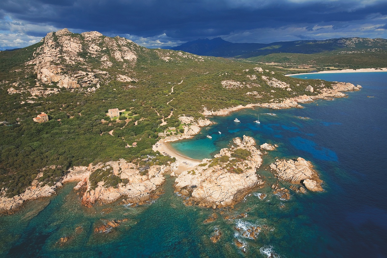Vue aerienne, la crique, Domaine de Murtoli, Corse du Sud (2A), France