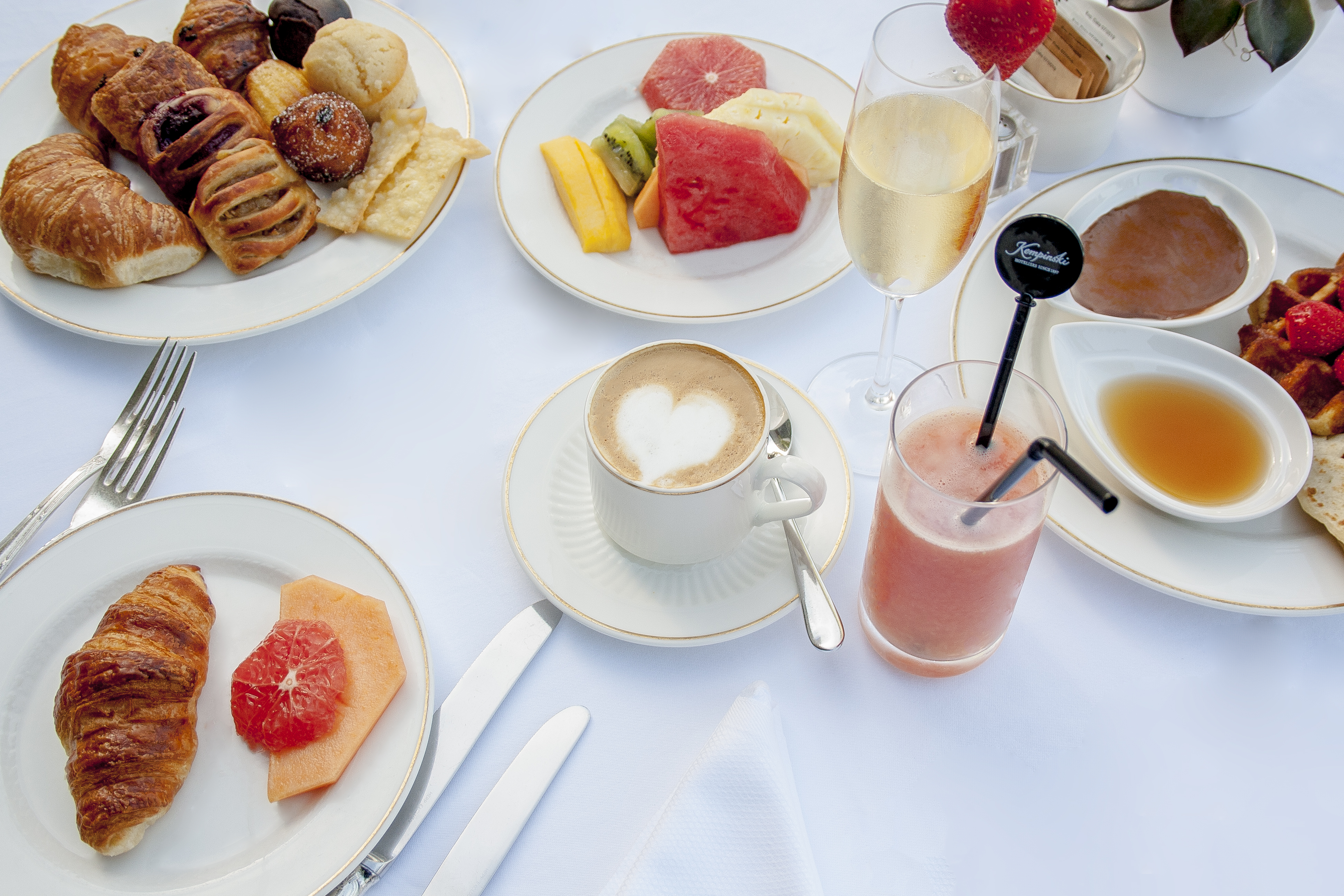 Kempinski Palace Portoroz_Breakfast table_2017